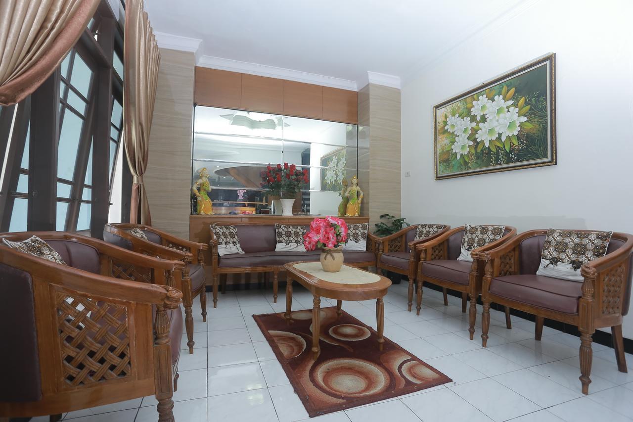 Hotel Kristina Malioboro Yogyakarta Exterior foto