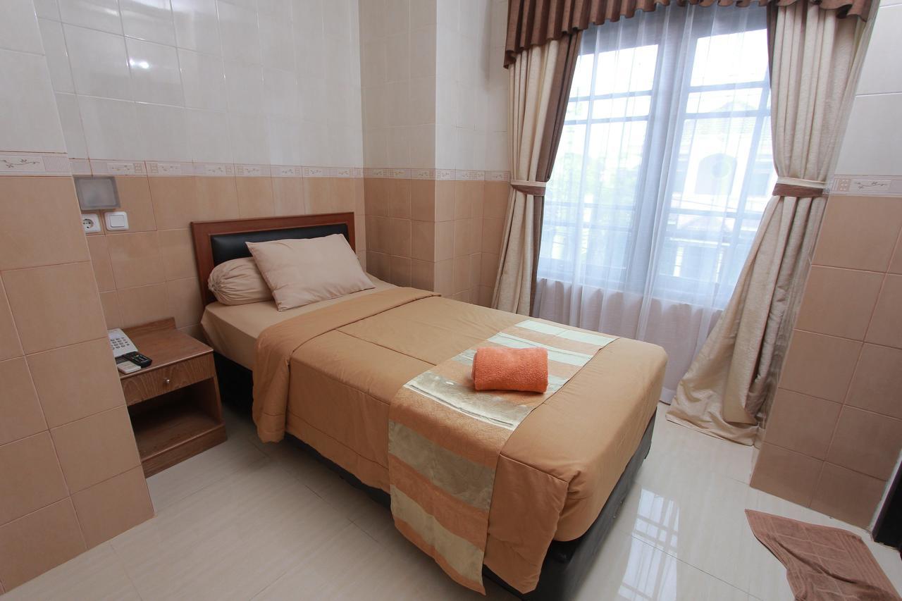 Hotel Kristina Malioboro Yogyakarta Exterior foto